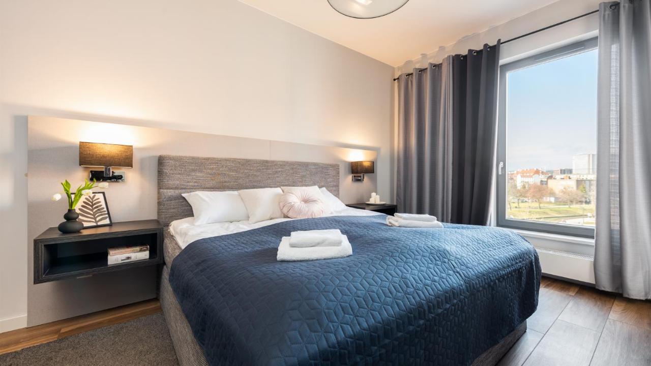 Flatbook - City Center Apartments Brabank With Parking グダニスク エクステリア 写真