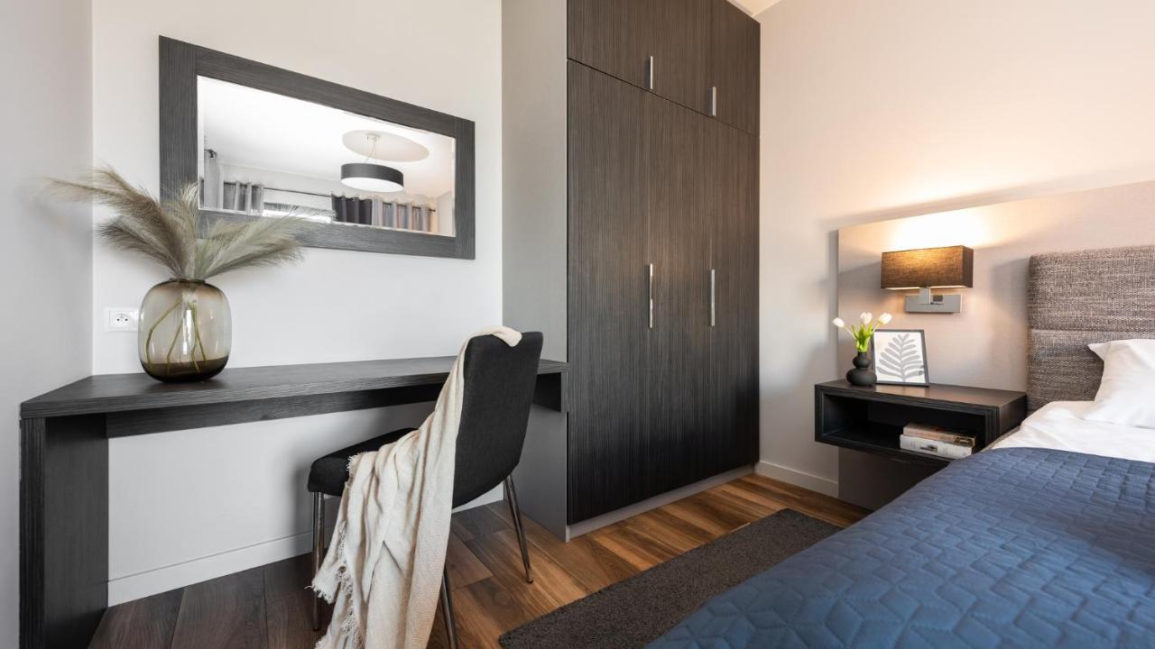 Flatbook - City Center Apartments Brabank With Parking グダニスク エクステリア 写真