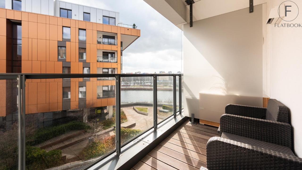 Flatbook - City Center Apartments Brabank With Parking グダニスク エクステリア 写真